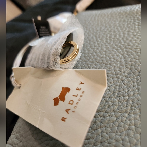 Radley London Hillgate Place Soft Gray Leather/Chain Crossbody W/ Dust Bag NWT - Picture 9 of 16